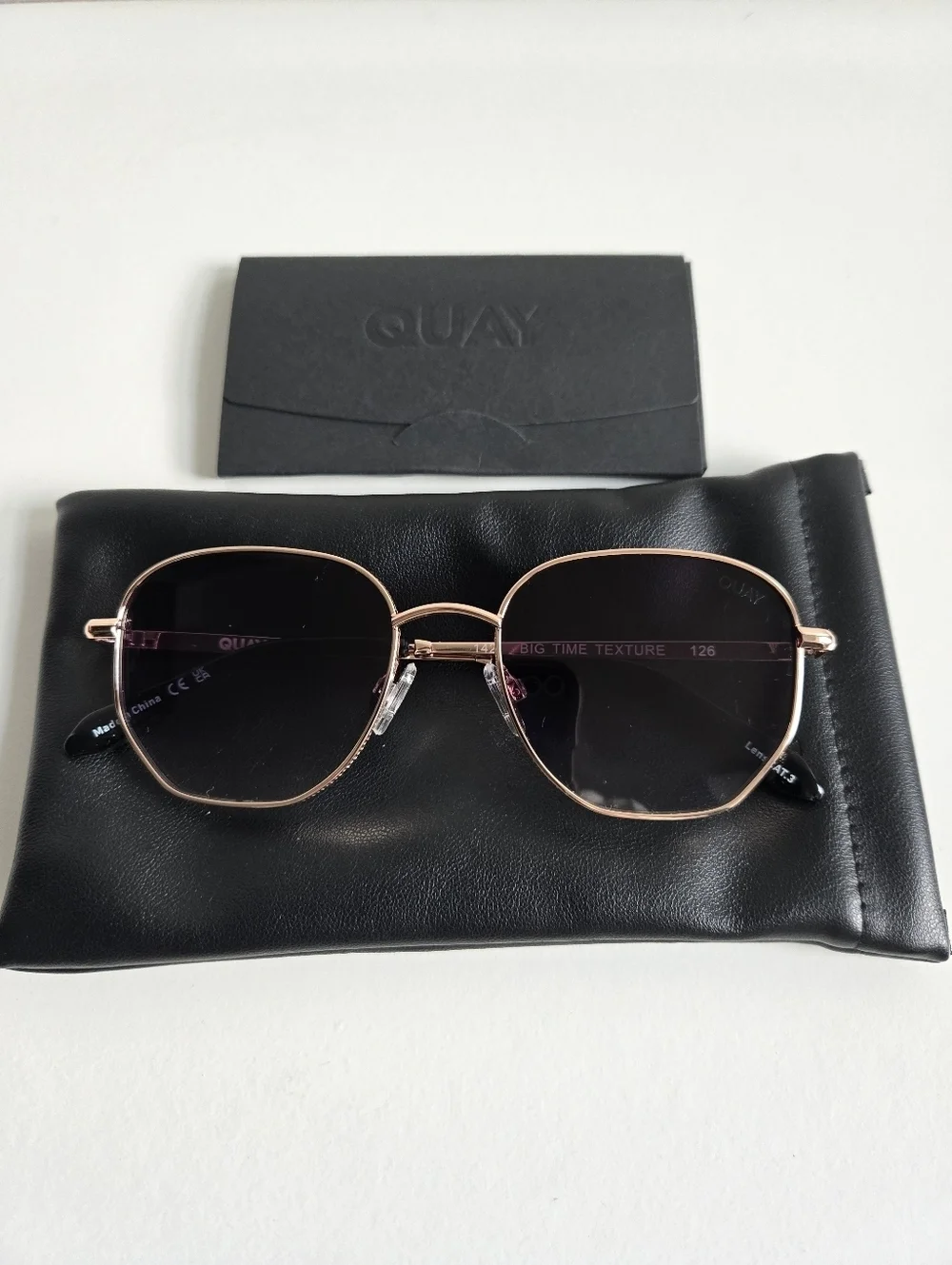 New Quay Australia Unisex Big Time Texture Gold Frame/Smoke Lens Sunglasses